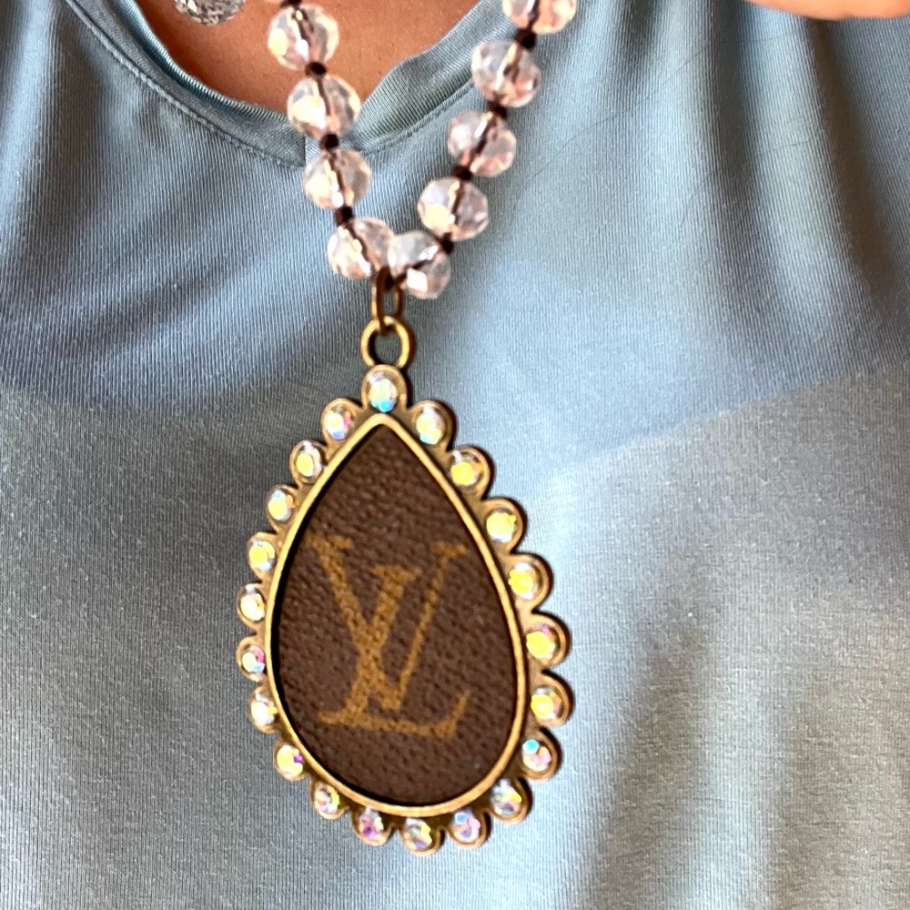 Authentic Keep it Gypsy clear necklace bead